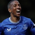 Ashley Young sắp thất nghiệp ở tuổi 39