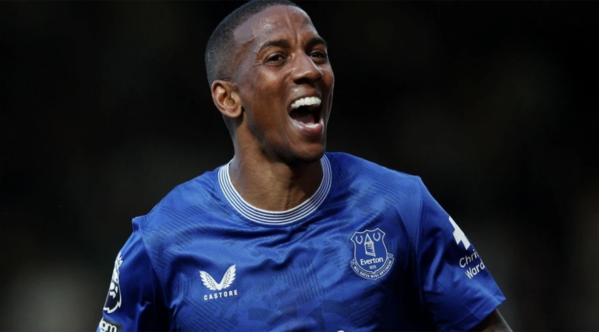 Read more about the article Ashley Young sắp thất nghiệp ở tuổi 39