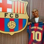 Yamal nhận áo số 10 huyền thoại của Barca