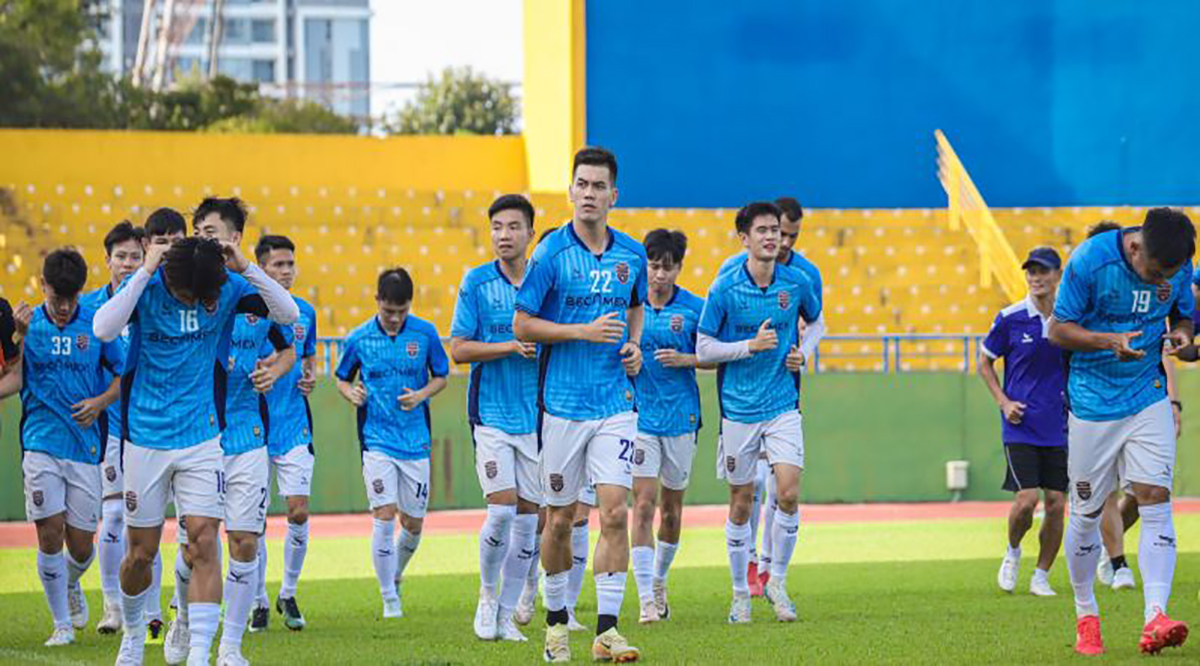 Read more about the article Bình Dương giữ chân bộ đôi Quế Ngọc Hải và Nguyễn Tiến Linh