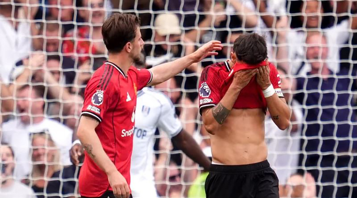 Read more about the article Fernandes đá hỏng 11m khiến Man Utd rơi điểm trước Fulham