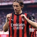 Luka Modric lại gánh AC Milan, xuất sắc nhất trận ở tuổi 40