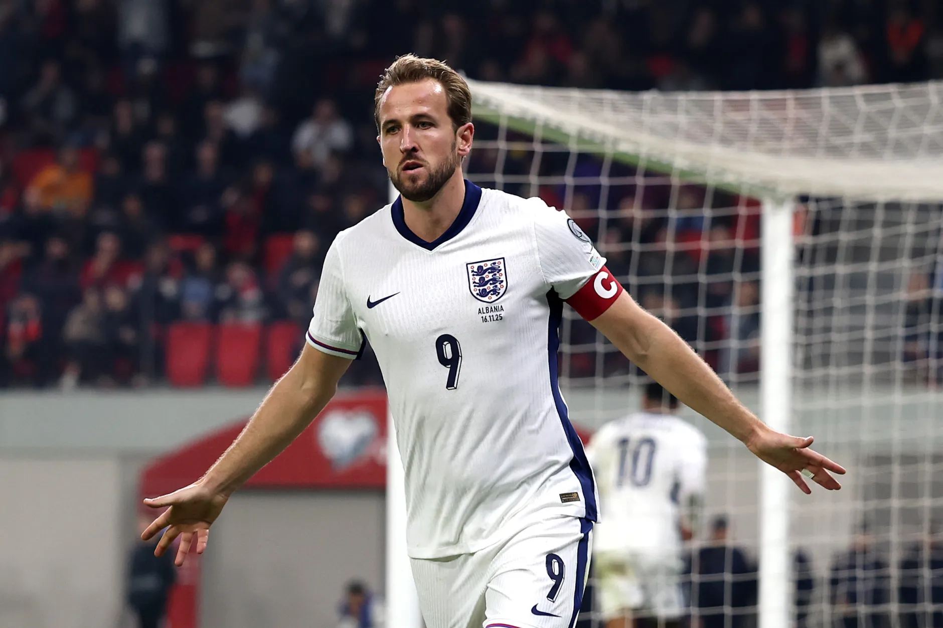 Read more about the article Harry Kane ghi 500 bàn vẫn bị chê: Chưa đủ tầm vĩ đại nhất tuyển Anh?