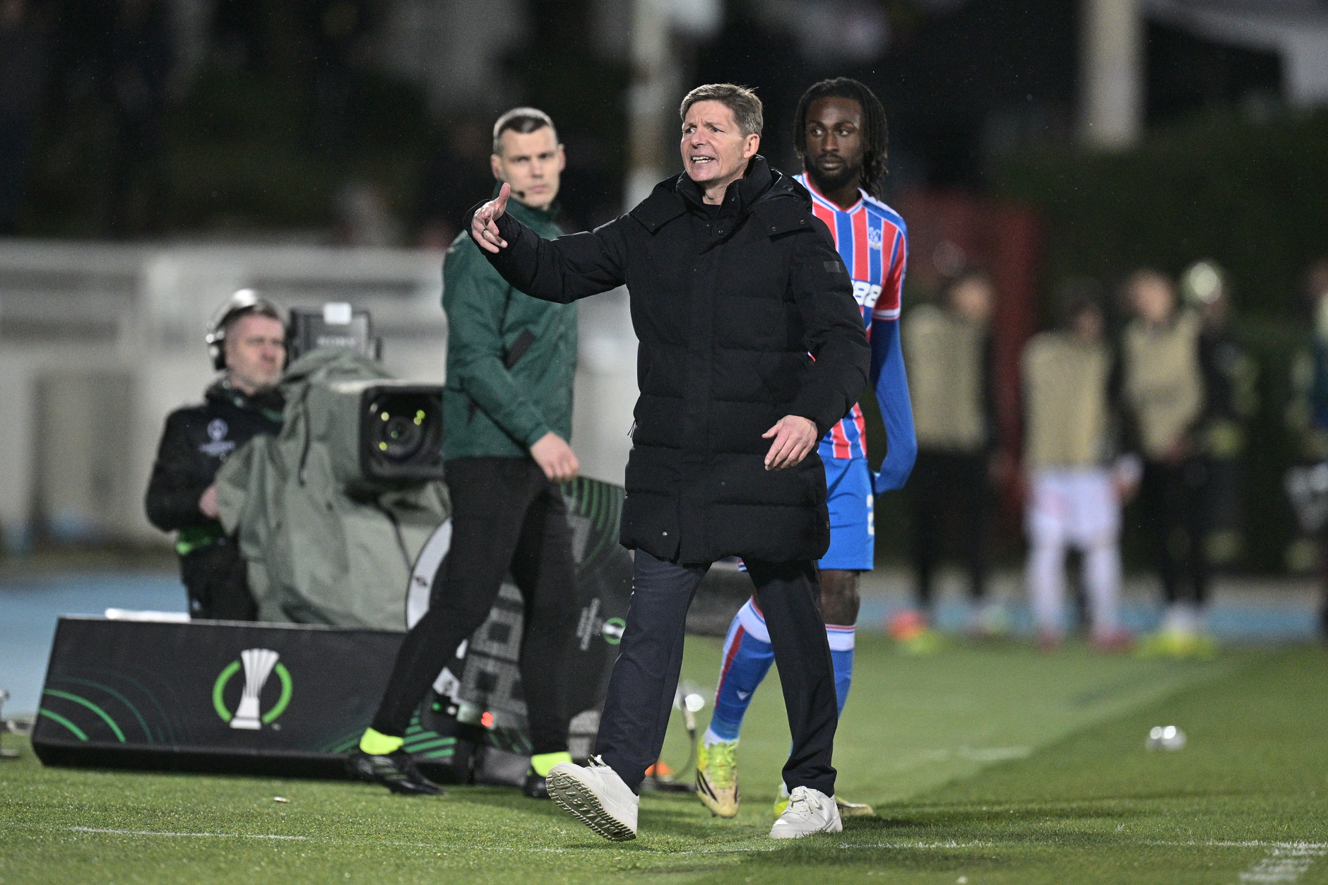 Read more about the article Crystal Palace hỗn loạn: CĐV la ó, Glasner đối mặt nguy cơ bị sa thải