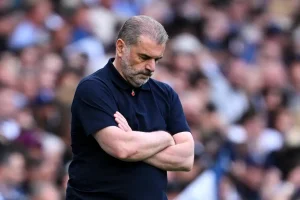 Read more about the article Postecoglou bị gọi là “HLV tệ hại nhất 50 năm”: Phát ngôn sốc về Tottenham khiến dư luận dậy sóng