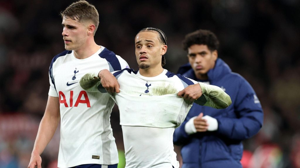 Tottenham trong trận đấu Ngoại hạng Anh Viva88VIP